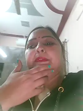 Snapshot of Dianaa9 chatting on 01/02/25, 04:13 Dianaa9 online show from 01/02/25, 04:13