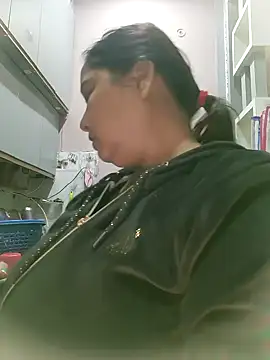 Snapshot of Dianaa9 chatting on 01/03/25, 08:21 Dianaa9 online show from 01/03/25, 08:21