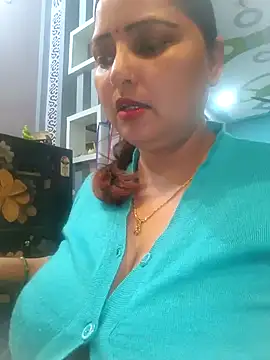 Snapshot of Dianaa9 chatting on 02/06/25, 08:18 Dianaa9 online show from 02/06/25, 08:18