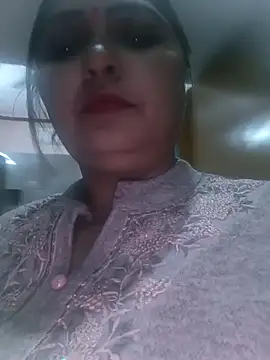 Snapshot of Dianaa9 chatting on 02/08/25, 04:57 Dianaa9 online show from 02/08/25, 04:57