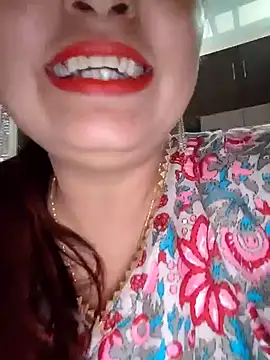 Snapshot of Dianaa9 chatting on 03/04/25, 03:48 Dianaa9 online show from 03/04/25, 03:48