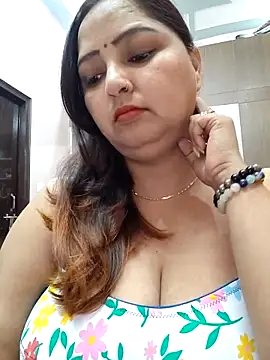 Snapshot of Dianaa9 chatting on 03/05/25, 06:23 Dianaa9 online show from 03/05/25, 06:23