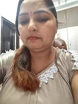 Snapshot of Dianaa9 chatting on 03/12/25, 03:02 Dianaa9 online show from 03/12/25, 03:02