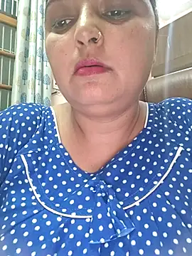 Snapshot of Dianaa9 chatting on 10/05/25, 12:03 Dianaa9 online show from 10/05/25, 12:03