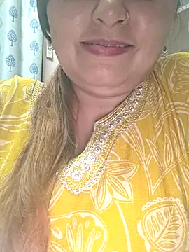 Snapshot of Dianaa9 chatting on 10/08/25, 05:21 Dianaa9 online show from 10/08/25, 05:21