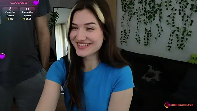 Snapshot of monikavenom chatting on 04/23/26, 08:57 monikavenom online show from 04/23/26, 08:57