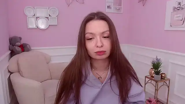 LucySkilar online show from 12/03/24, 05:31