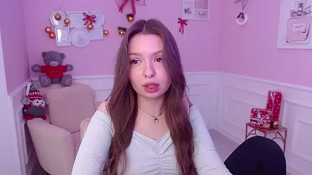 LucySkilar online show from 12/30/24, 05:58