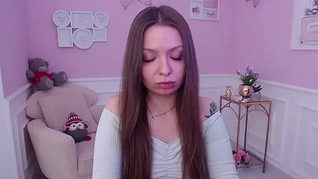 LucySkilar online show from 02/20/25, 11:53