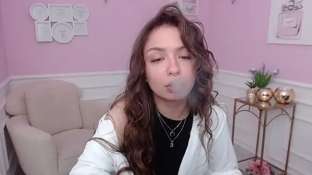 LucySkilar online show from 10/05/25, 04:33