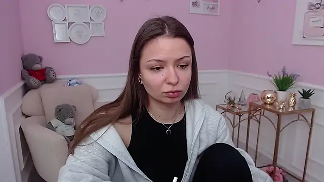 LucySkilar online show from 01/12/26, 05:56