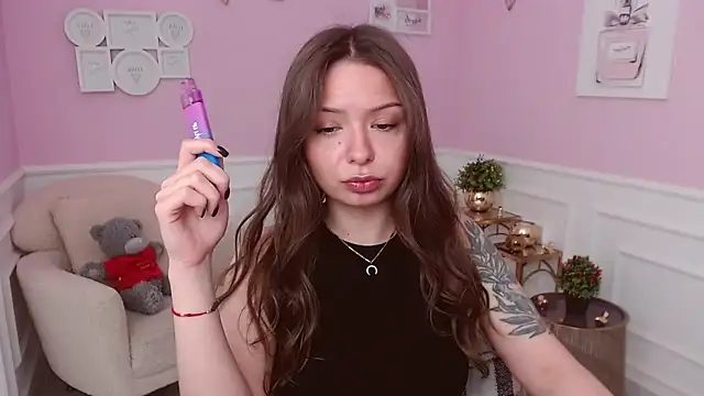 LucySkilar online show from 05/29/26, 03:59