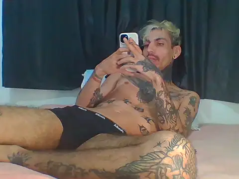 PitbullDiablo1 online show from 10/31/25, 07:31