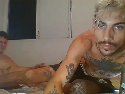 Snapshot of PitbullDiablo1 chatting on 11/23/25, 11:15 PitbullDiablo1 online show from 11/23/25, 11:15