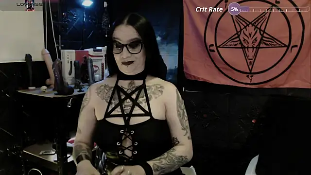 Snapshot of Evil_Queen_666 chatting on 03/21/26, 08:19 Evil Queen 666 online show from 03/21/26, 08:19