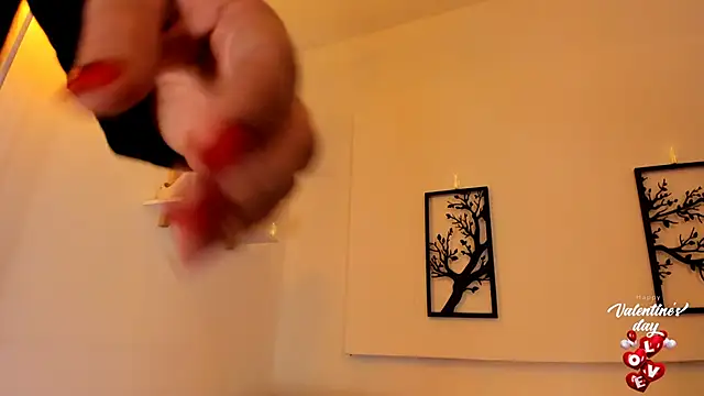 Snapshot of leslie_k chatting on 02/15/25, 04:47 leslie k online show from 02/15/25, 04:47