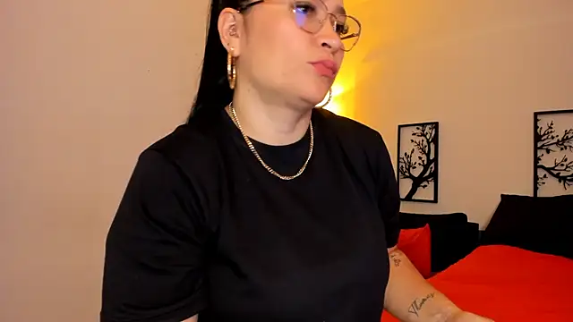 Snapshot of leslie_k chatting on 02/28/25, 02:31 leslie k online show from 02/28/25, 02:31