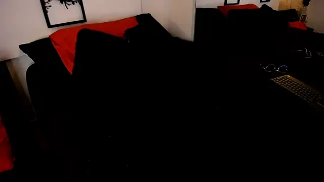 Snapshot of leslie_k chatting on 03/05/25, 09:49 leslie k online show from 03/05/25, 09:49