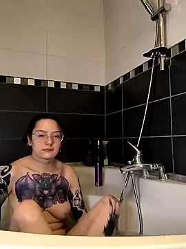 Snapshot of mamiedonuts chatting on 03/05/25, 08:21 mamiedonuts online show from 03/05/25, 08:21