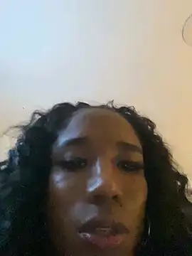 Snapshot of tamarabigass1 chatting on 01/08/25, 01:21 tamarabigass1 online show from 01/08/25, 01:21