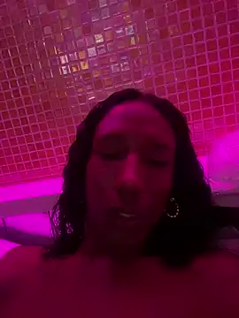 Snapshot of tamarabigass1 chatting on 03/20/25, 09:59 tamarabigass1 online show from 03/20/25, 09:59