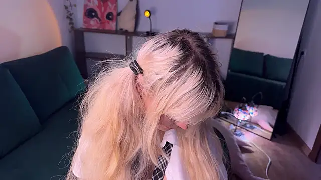 Snapshot of Eerectioneering chatting on 10/12/25, 11:42 Eerectioneering online show from 10/12/25, 11:42