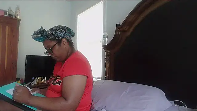 ebonyred online show from 10/10/25, 02:38