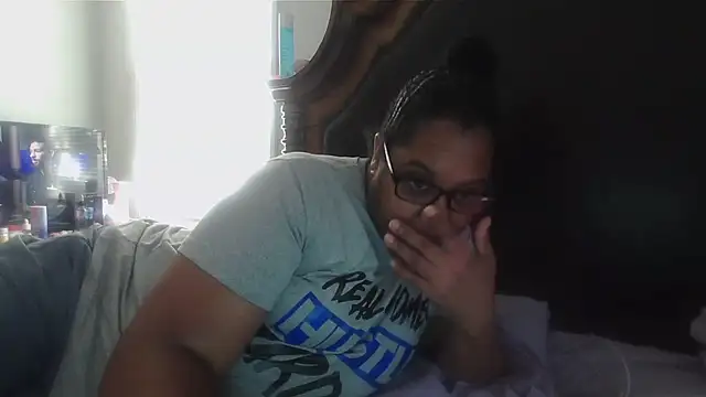 ebonyred online show from 10/16/25, 02:40