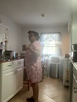 Snapshot of ebonyred chatting on 11/22/25, 03:33 ebonyred online show from 11/22/25, 03:33