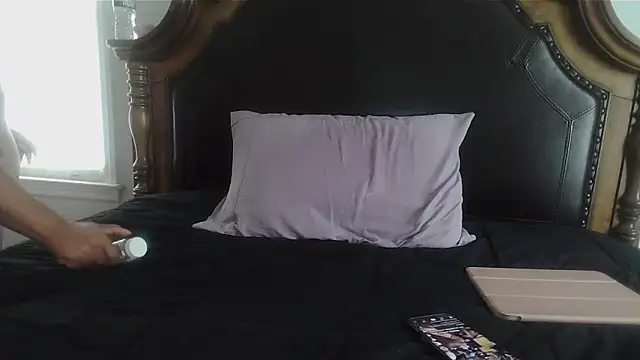 Snapshot of ebonyred chatting on 02/15/26, 02:25 ebonyred online show from 02/15/26, 02:25