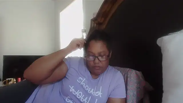 Snapshot of ebonyred chatting on 04/24/26, 02:41 ebonyred online show from 04/24/26, 02:41