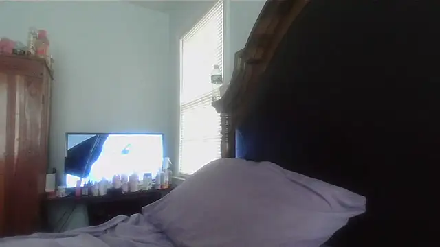 Snapshot of ebonyred chatting on 05/01/26, 01:26 ebonyred online show from 05/01/26, 01:26
