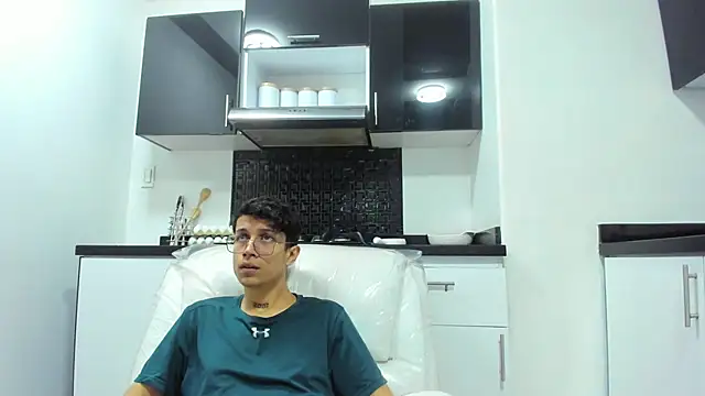 Snapshot of AgarEvans chatting on 12/09/24, 04:56 AgarEvans online show from 12/09/24, 04:56