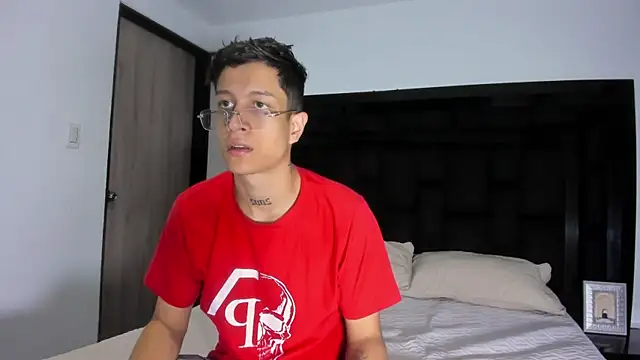 Snapshot of AgarEvans chatting on 01/08/25, 04:44 AgarEvans online show from 01/08/25, 04:44