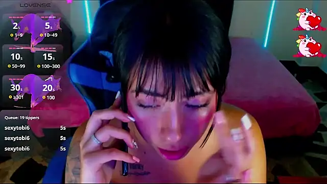 Snapshot of sylvana_19 chatting on 12/24/24, 09:00 sylvana 19 online show from 12/24/24, 09:00