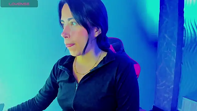 Snapshot of sylvana_19 chatting on 09/16/25, 09:05 sylvana 19 online show from 09/16/25, 09:05