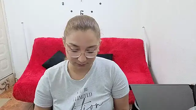 Snapshot of _sweetcarla chatting on 03/24/26, 06:57 sweetcarla online show from 03/24/26, 06:57