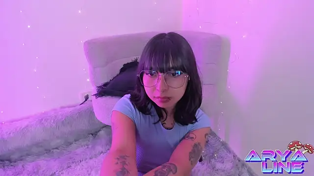 Snapshot of arysUwU chatting on 04/09/26, 06:19 arysUwU online show from 04/09/26, 06:19