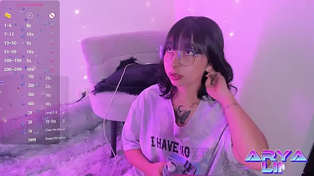 Snapshot of arysUwU chatting on 04/11/26, 03:44 arysUwU online show from 04/11/26, 03:44