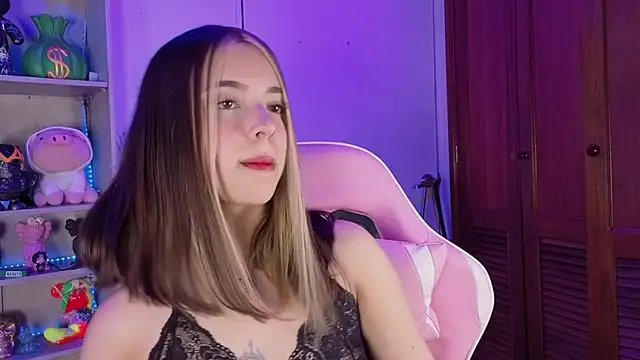 EmilyMiller  online show from 09/20/25, 07:04