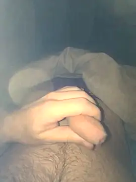 doudoucharlyc4 online show from 12/13/25, 11:32