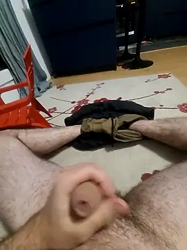 Snapshot of doudoucharlyc4 chatting on 04/14/26, 10:27 doudoucharlyc4 online show from 04/14/26, 10:27