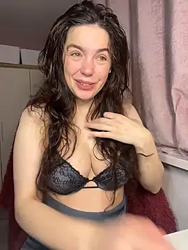 Snapshot of GillKelly chatting on 01/08/26, 06:48 GillKelly online show from 01/08/26, 06:48