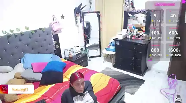 Snapshot of Pocahontaslovex chatting on 12/18/24, 01:26 Pocahontaslovex online show from 12/18/24, 01:26