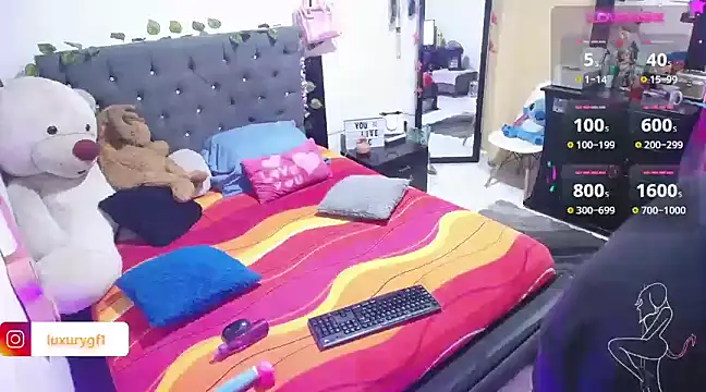 Snapshot of Pocahontaslovex chatting on 12/18/24, 11:08 Pocahontaslovex online show from 12/18/24, 11:08