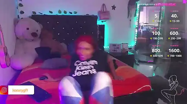 Snapshot of Pocahontaslovex chatting on 12/19/24, 08:02 Pocahontaslovex online show from 12/19/24, 08:02