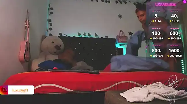 Snapshot of Pocahontaslovex chatting on 12/20/24, 12:05 Pocahontaslovex online show from 12/20/24, 12:05