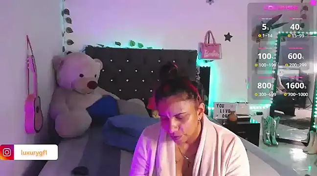 Snapshot of Pocahontaslovex chatting on 01/12/25, 04:18 Pocahontaslovex online show from 01/12/25, 04:18