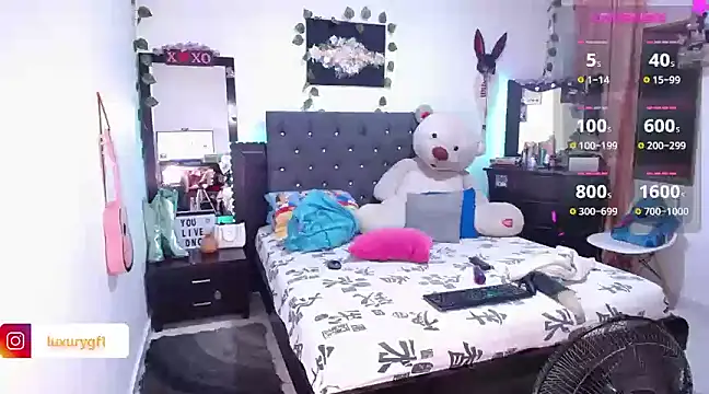 Snapshot of Pocahontaslovex chatting on 01/26/25, 04:51 Pocahontaslovex online show from 01/26/25, 04:51