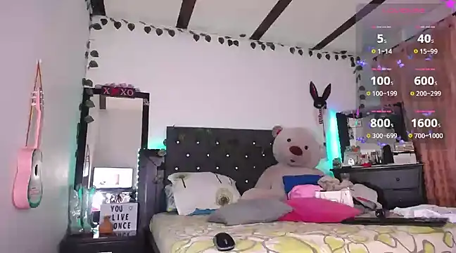 Snapshot of Pocahontaslovex chatting on 02/08/25, 11:24 Pocahontaslovex online show from 02/08/25, 11:24